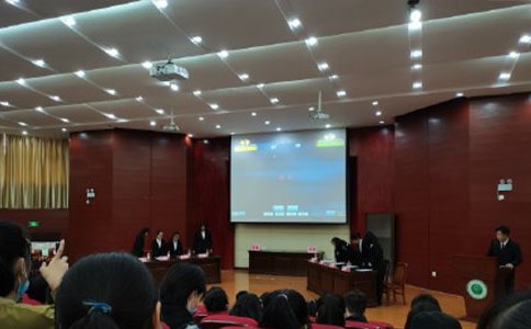 大学生辩论赛广播报道稿