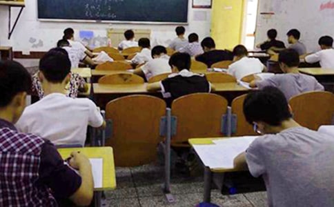期中考试学生发言稿