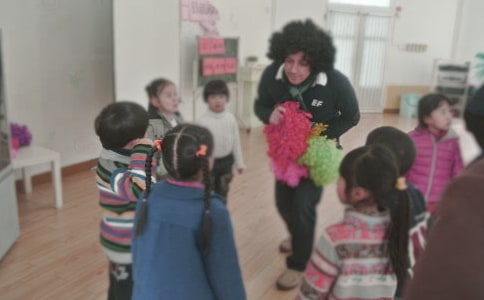关于爱在心中幼儿园教师演讲稿